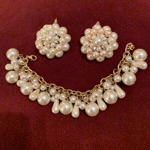 Bracelet and earrings.